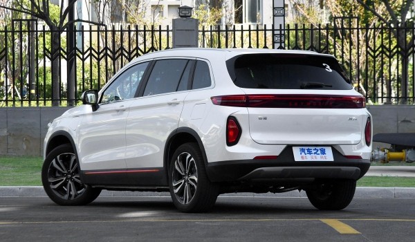 Кроссовер Skyworth HT-i: гибрид на базе электромобиля