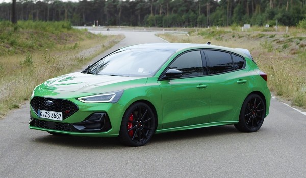 Дайджест дня: последний Aventador, Focus с трековым пакетом и другие события индустрии Дайджест дня: последний Aventador, Focus с трековым пакетом и другие события индустрии