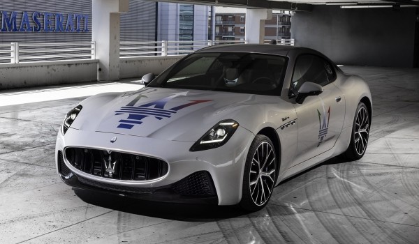 Maserati GranTurismo перед премьерой: бензин и электричество