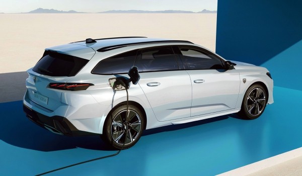 Электрический Peugeot E-308: хэтчбек и универсал Электрический Peugeot E-308: хэтчбек и универсал