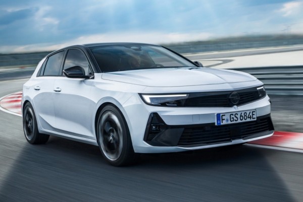 Драйверский Opel Astra GSe возродил старое обозначение Драйверский Opel Astra GSe возродил старое обозначение