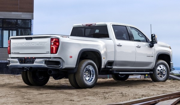 Обновлен тяжелый пикап Chevrolet Silverado HD Обновлен тяжелый пикап Chevrolet Silverado HD