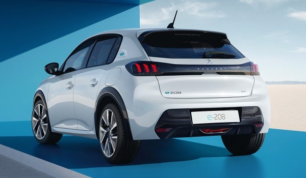Peugeot e-208 модернизирован перед рестайлингом семейства