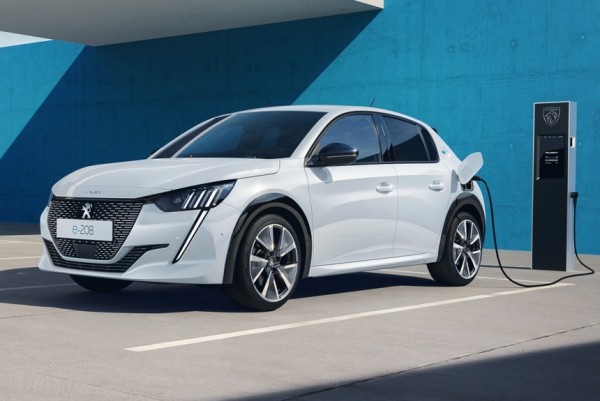 Peugeot e-208 модернизирован перед рестайлингом семейства