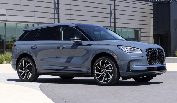 Обновленный кроссовер Lincoln Corsair: богаче оснащение, меньше моторов Обновленный кроссовер Lincoln Corsair: богаче оснащение, меньше моторов