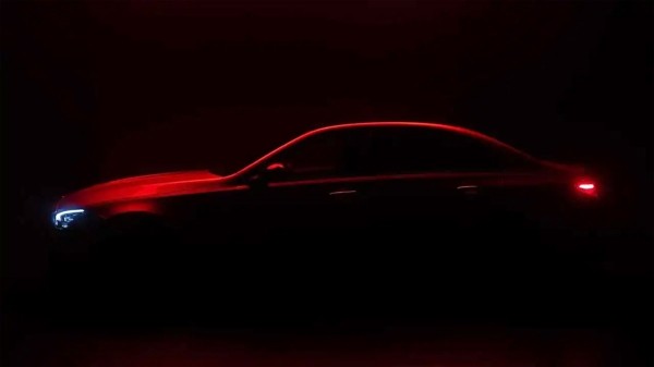 Дайджест дня: шпионский Mercedes A-класса, Renault для хиппи и другие события индустрии