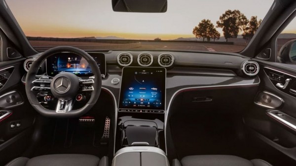 Представлен новый Mercedes-AMG C63 S E Performance Представлен новый Mercedes-AMG C63 S E Performance