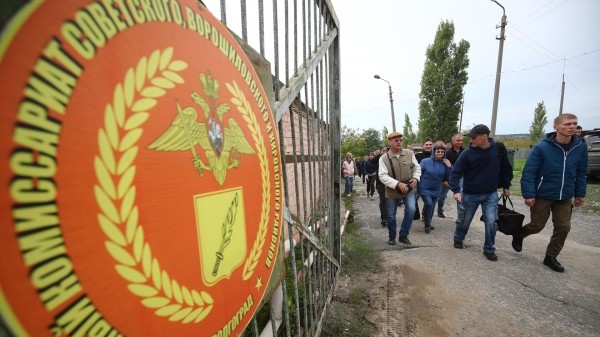 Депутаты от ЕР и КПРФ внесли в Госдуму проект о выплате 300 тысяч рублей мобилизованным