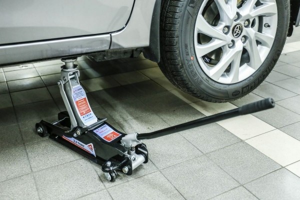 Эксперты составили чек-лист необходимых вещей в машине российского автомобилиста Эксперты составили чек-лист необходимых вещей в машине российского автомобилиста