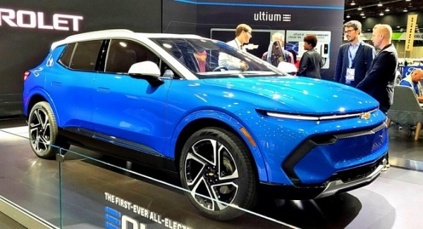 Enes Yilmazer: Особняк за 45 млн долларов с гаражом, набитым суперкарами, сняли на видео Enes Yilmazer: Особняк за 45 млн долларов с гаражом, набитым суперкарами, сняли на видео