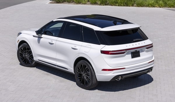 Обновленный кроссовер Lincoln Corsair: богаче оснащение, меньше моторов Обновленный кроссовер Lincoln Corsair: богаче оснащение, меньше моторов