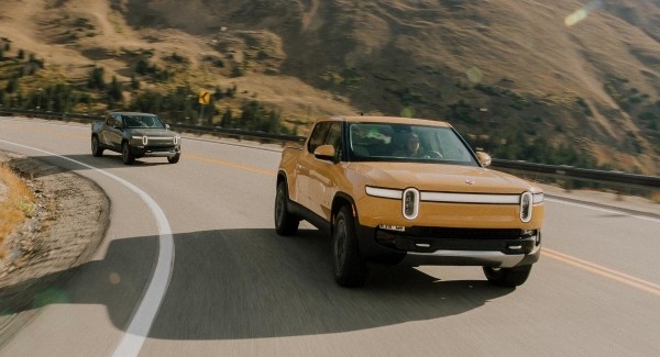 Компания RIVIAN отзывает больше 200 своих электрокаров из-за проблем с ремнём безопасности 