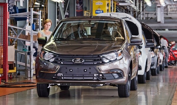 На АВТОВАЗе запустили акцию «Приведи друга» из-за нехватки рабочих рук