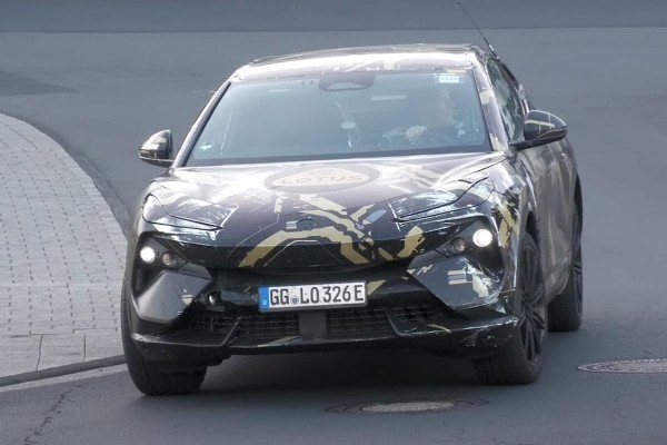 Посмотрите, как Lotus Eletre проходит скоростные испытания на Нюрбургринге Посмотрите, как Lotus Eletre проходит скоростные испытания на Нюрбургринге