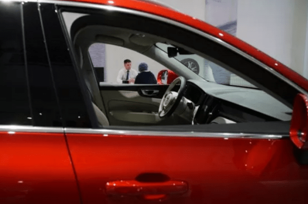 РГ: Московские автодилеры скупают новые автомашины в регионах для перепродажи РГ: Московские автодилеры скупают новые автомашины в регионах для перепродажи