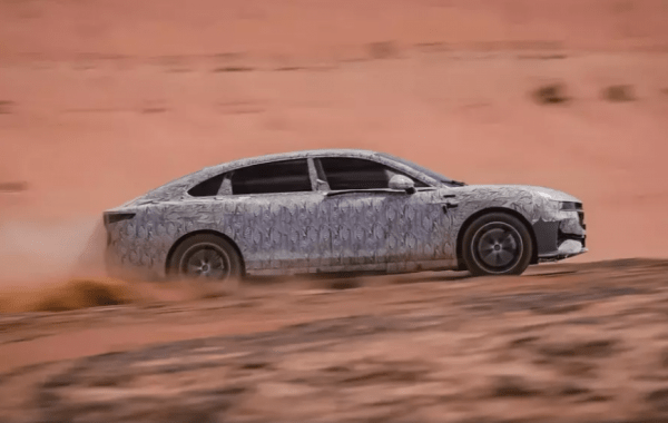 В КНР стартовали испытания седана марки Voyah, которая появится в РФ