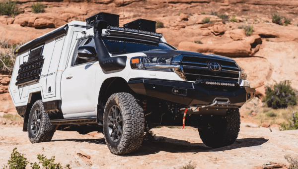 Внедорожник TOYOTA Land Cruiser 200 превратили в суперкомфортабельный кемпер