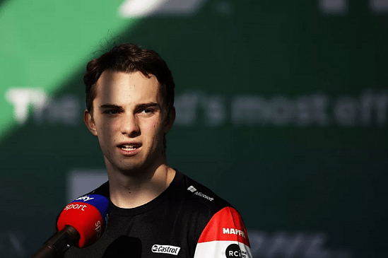 Выпущена ограниченная серия Toyota Innova Crysta для Индии Выпущена ограниченная серия Toyota Innova Crysta для Индии