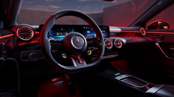 Mercedes-Benz обновил сразу три массовые модели Mercedes-Benz обновил сразу три массовые модели