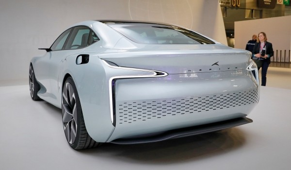 Во Франции разработали большой седан Hopium Machina Во Франции разработали большой седан Hopium Machina