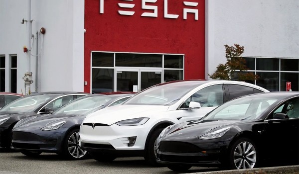 Дайджест дня: финальный FJ Cruiser, перепроизводство Теслы и другие события индустрии Дайджест дня: финальный FJ Cruiser, перепроизводство Теслы и другие события индустрии