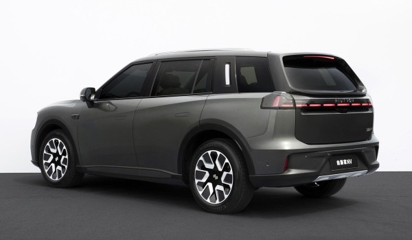 Кроссовер Niutron NV: последователь электроскутеров Кроссовер Niutron NV: последователь электроскутеров