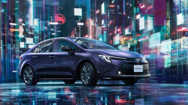 В Японии представили обновленную TOYOTA Corolla