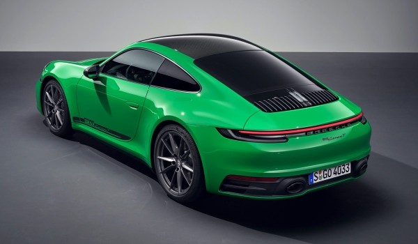 Porsche 911 Carrera T: новая облегченная версия с «механикой» Porsche 911 Carrera T: новая облегченная версия с «механикой»
