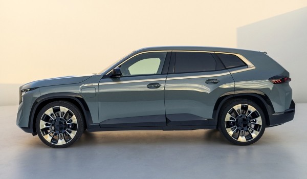 Мощный кроссовер BMW XM: серийная версия Мощный кроссовер BMW XM: серийная версия