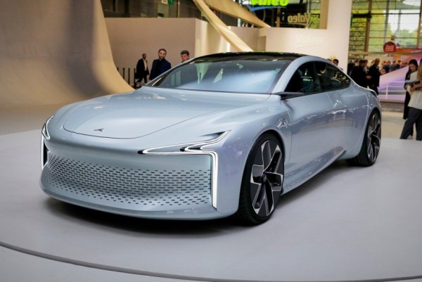 Во Франции разработали большой седан Hopium Machina Во Франции разработали большой седан Hopium Machina