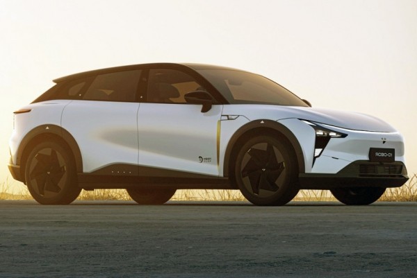 Компания Baidu представила серийный кроссовер Robo-01 Компания Baidu представила серийный кроссовер Robo-01