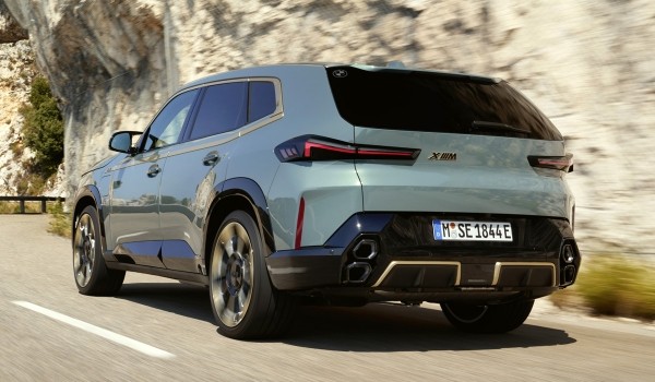 Мощный кроссовер BMW XM: серийная версия Мощный кроссовер BMW XM: серийная версия