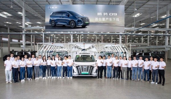 Дайджест дня: Hongqi в полиции Дубая, Stinger без наследника и другие события индустрии Дайджест дня: Hongqi в полиции Дубая, Stinger без наследника и другие события индустрии