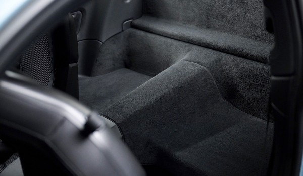 Porsche 911 Carrera T: новая облегченная версия с «механикой» Porsche 911 Carrera T: новая облегченная версия с «механикой»