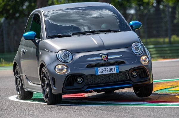 Abarth тестирует технологию распознавания лиц для оценки удовольствия от поездок в авто 