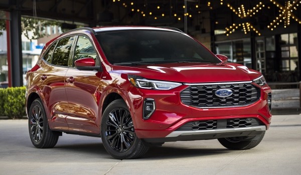 Обновленный кроссовер Ford Escape: смена стиля