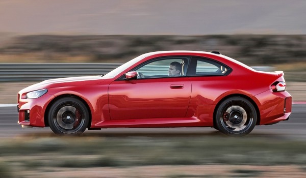 Новое купе BMW M2: задний привод, «механика» за доплату