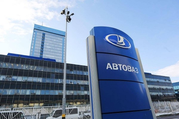 Автоконцерн АВТОВАЗ сварил первый кузов обновленной LADA Vesta на заводе в Тольятти