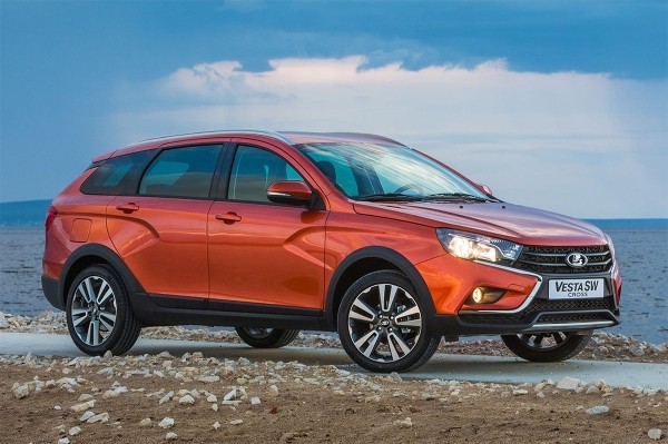 Автомобили LADA Vesta и CHERY Tiggo 7 Pro на рынке России продают по одной стоимости в октябре 2022 года