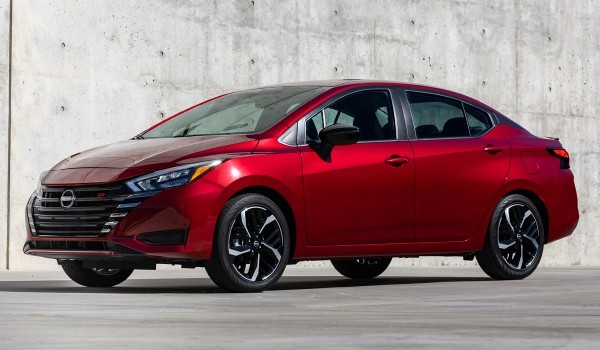 Обновленный седан Nissan Versa дебютировал в Америке Обновленный седан Nissan Versa дебютировал в Америке