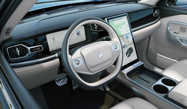 Кроссовер Niutron NV: последователь электроскутеров Кроссовер Niutron NV: последователь электроскутеров