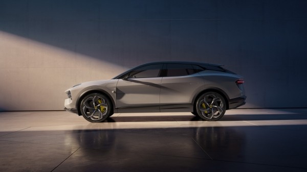Компания Lotus раскрыла стоимость электрического кроссовера Electre 