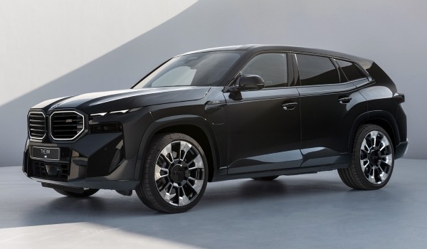 Мощный кроссовер BMW XM: серийная версия Мощный кроссовер BMW XM: серийная версия