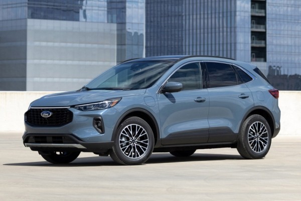 Обновленный кроссовер Ford Escape: смена стиля