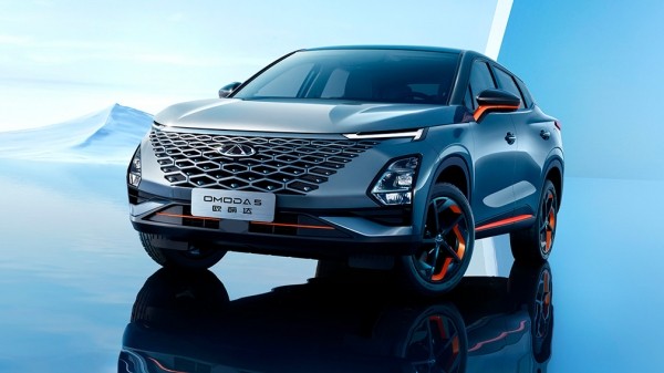 Китайский бренд Omoda анонсировал старт продаж первого кроссовера C5 в РФ