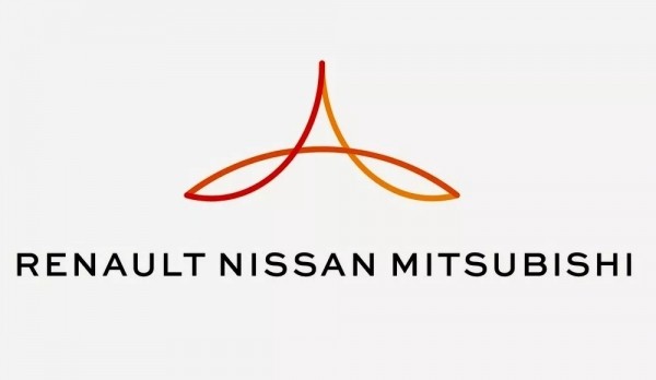 Дайджест дня: первая гибридная Dacia, Nio в Европе и другие события индустрии