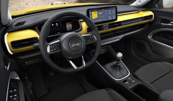 Появился бензиновый Jeep Avenger с «механикой»