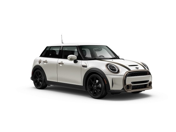 Компания MINI возвращает механическую трансмиссию в свои двухдверные модели с жесткой крышей 2023 года Компания MINI возвращает механическую трансмиссию в свои двухдверные модели с жесткой крышей 2023 года