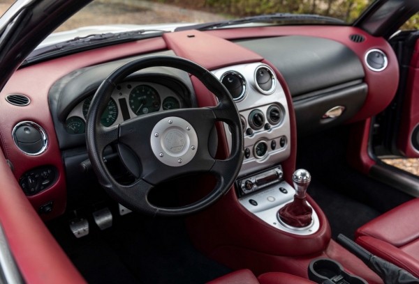 Редкий спорткар MG XPower SVR 2005 года с малым пробегом выставлен на продажу 