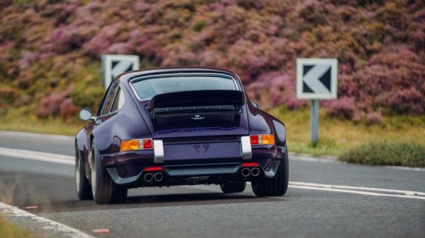 Тюнер Theon Design подарил Porsche 911 корпус из углеродного волокна и мощность 400 л.с. Тюнер Theon Design подарил Porsche 911 корпус из углеродного волокна и мощность 400 л.с.